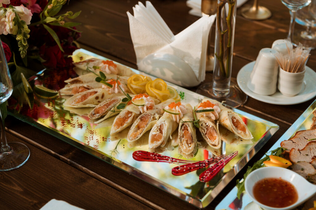 Simple Ways to Plan Catering Bondi for Family Meals and Friends Today